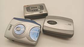 C1752 Aiwa Set Of Three Cassette Players Jwin Gpx. For Parts Or Repair