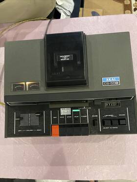 Cs-55d Akai Invert-o-matic Auto Reversing Casette . Please Read Description