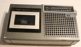 80531 Bradford Vintage Model Portable Am/fm Cassette Player Recorder
