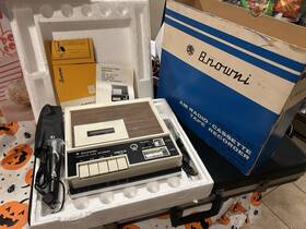 Ytc-09 Browni Vintage Cassette Tape Recorder Radio Solid State Pop Up System W Mic Nob