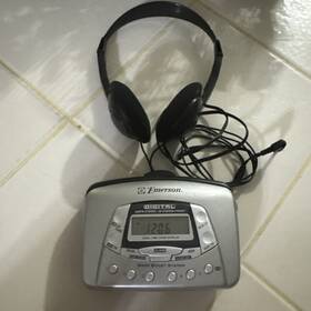 Ew131 Emerson Am/fm Digital Clock Personal Radio Cassette Player Bass Boost
