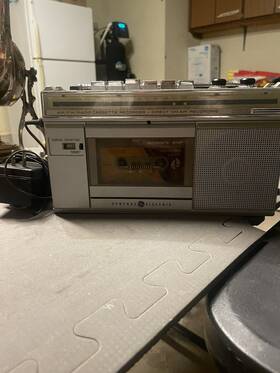 3-5228a Ge Vintage General Electric Radio/cassette Recorder-works