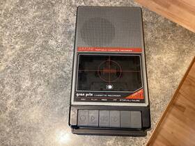 C610 Gran Prix Slim Line Portable Vintage Cassette Player / Recorder - Works