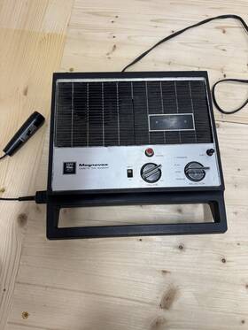 Magnavox 2pb6029 Vintage Cassette Tape Recorder Player Model With Microphone