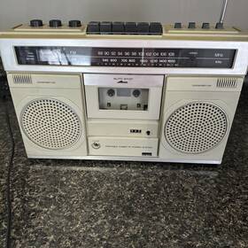 Gen3981a Montgomery Wards Vintage Ward Portable Cassette /stereo System Rare