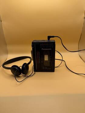 Rq-a60 Panasonic Amfm Cassette Tape Player Walkman With Voice Recording Head Phone