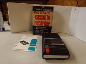 Ctr-40 Realistic 14-818 Cassette Recorder Battery/ac Built In Mic With Handle No Cord