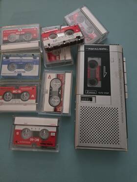 Micro-25 Realistic Cassette Micro Recorder Plus 9 Cassettes 25 Untested