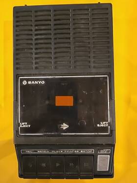 1530a Sanyo Vintage Cassette Recorder Model M