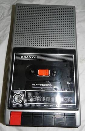 Slim-8 Sanyo Vintage Model Slim 8 Cassette Tape Recorder