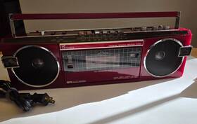 560.21331450 Sears Vintage 1984 Cassette Tape Player / Boombox - Red Cr3000 Series