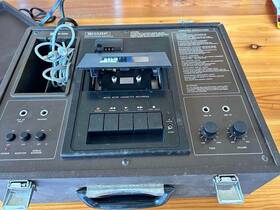 Av-2000 Sharp Vintage Cassette Tape Deck Player Recorder In Carry Case