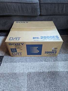 Sony Dtc-2000es Dat Digital Audio Tape Deck With Box And Original Paperwork