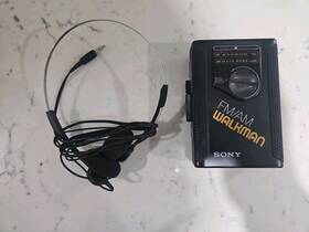 Wm-k1 Sony Vintage Fm Am Walkman Cassette Player Black Japan Only Radio Works