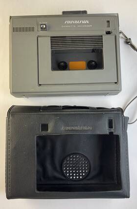 4375 Soundesign Vintage Portable Cassette Recorder/player For Parts Read Descr