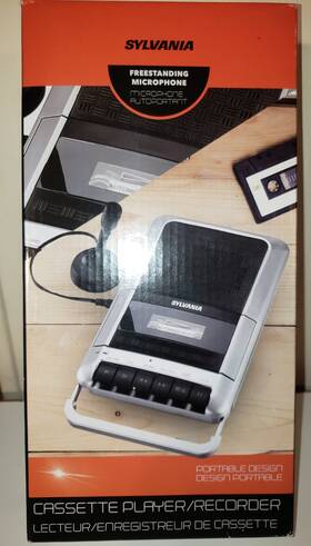 Scr124 Sylvania New In Box Vtg Cassette Player/recorder With Mic Portable