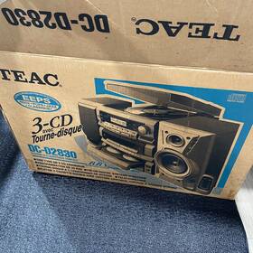 Dc-d2830 Teac 3 Speed Turntable Disc Cd Am/fm Cassette Stereo System Remote