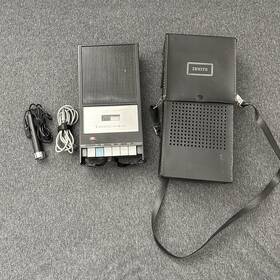 A608-y Zenith Model Cassette Deck With Carrying Case And Mic Plays Tapes Read De
