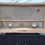 Grundig Majestic 2065 Speaker Tube Radio. Nice Shape, For Parts Repair. Fixed Price $111.11.