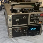 Sony SL-2000 Betamax Portable Video Cassette Player 2-HEAD Recorder Mpn. Fixed Price $142.25.