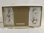 Vintage Magnavox Am Clock Radio Tube Mardi Gras 1960S Beige Parts Or Repair. Fixed Price $20.00.
