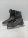 Vintage Early Child Small Ice Skates Black Great Condition Size 6. F42. Fixed Price $75.00.