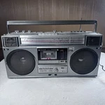 Vintage Jvc RC-M50JW Stereo Boombox Ghettoblaster Am/fm/sw Cassette Biphonic. Fixed Price $375.00.