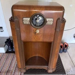 Rare Zenith "baby Strat" Console Tube Radio (1940) 10-S-470 Great Sound!. Fixed Price $875.00.